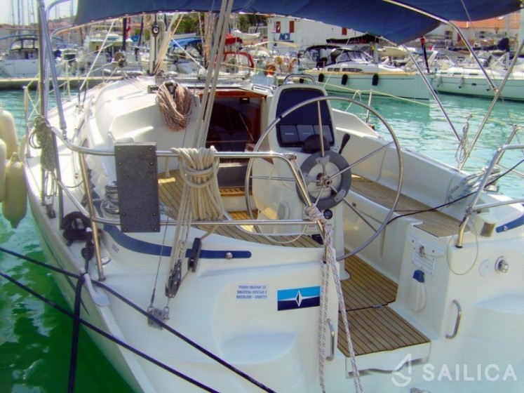 Bavaria 33 Cruiser - Yacht Charter Sailica