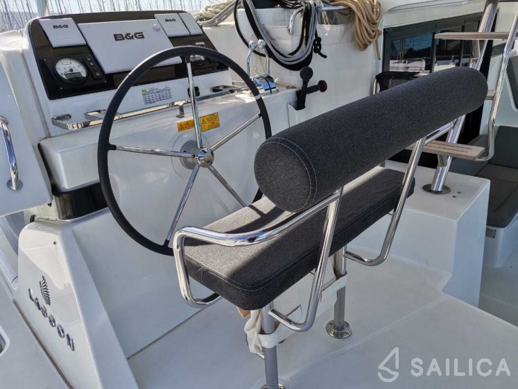 Lagoon 42 - Yacht Charter Sailica