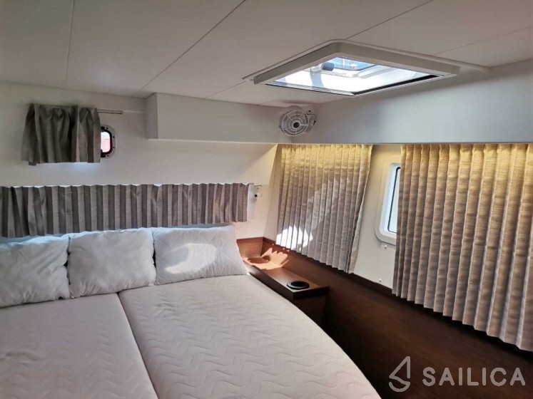 Lagoon 42 - Yacht Charter Sailica