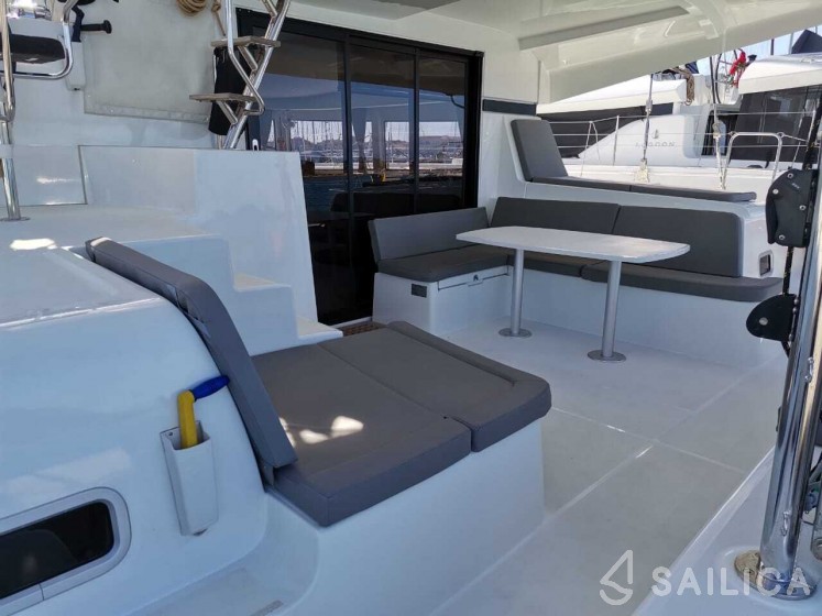 Lagoon 42 - Yacht Charter Sailica