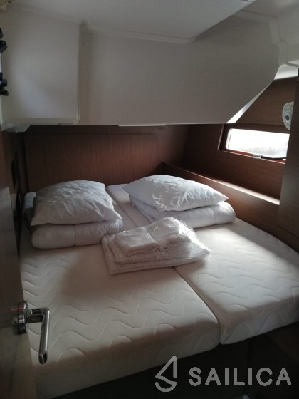 Oceanis 46.1 - Yacht Charter Sailica