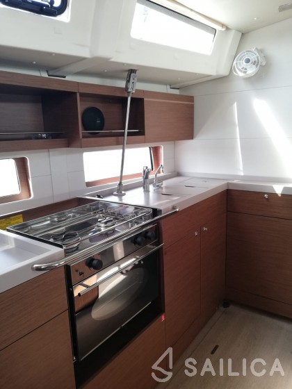 Oceanis 46.1 - Yacht Charter Sailica