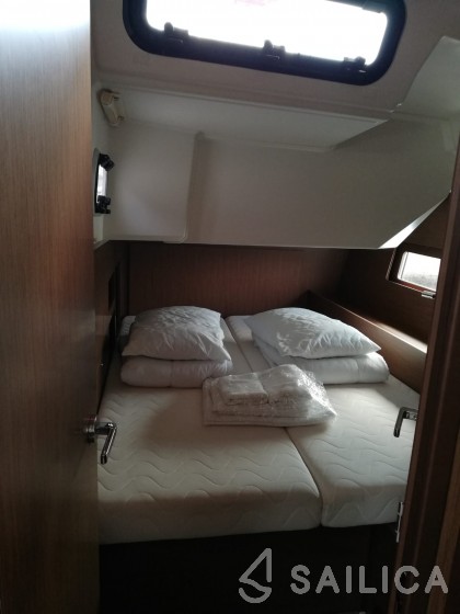 Oceanis 46.1 - Yacht Charter Sailica