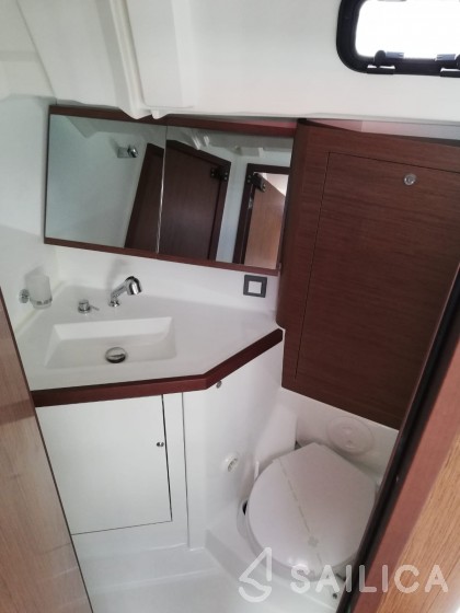 Oceanis 46.1 - Yacht Charter Sailica
