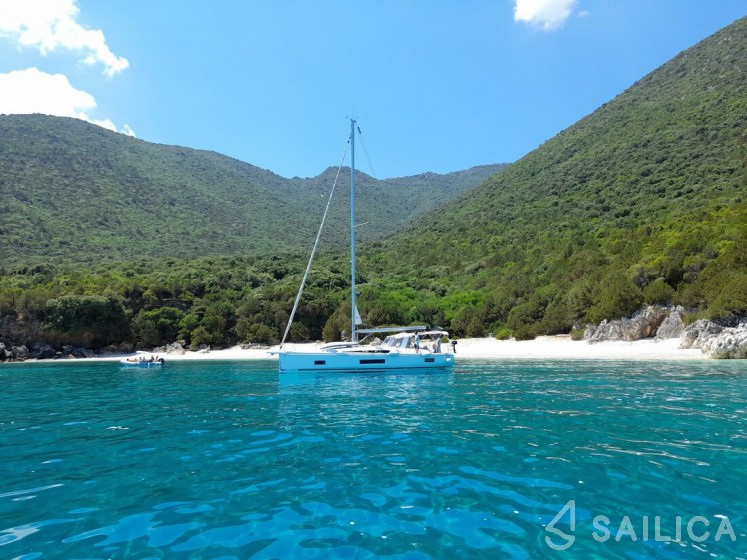 Oceanis 46.1 - Yacht Charter Sailica