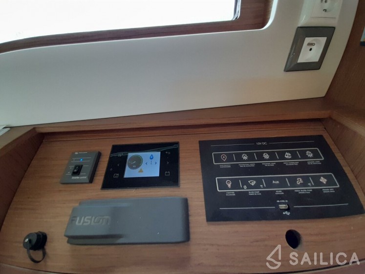 Oceanis 46.1 - Yacht Charter Sailica