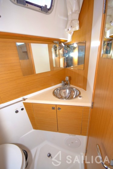 Sun Odyssey 44i - Yacht Charter Sailica