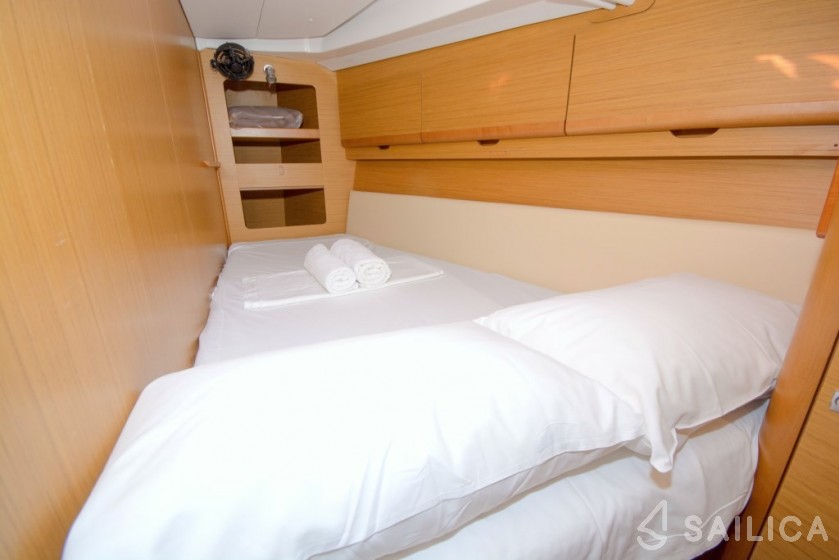 Sun Odyssey 44i - Yacht Charter Sailica
