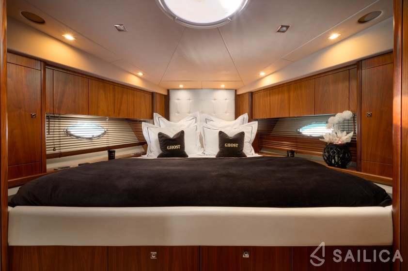 Sunseeker Predator 72 - Yacht Charter Sailica