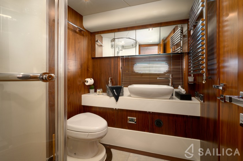Sunseeker Predator 72 - Yacht Charter Sailica