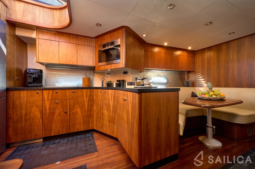 Sunseeker Predator 72 - Yacht Charter Sailica