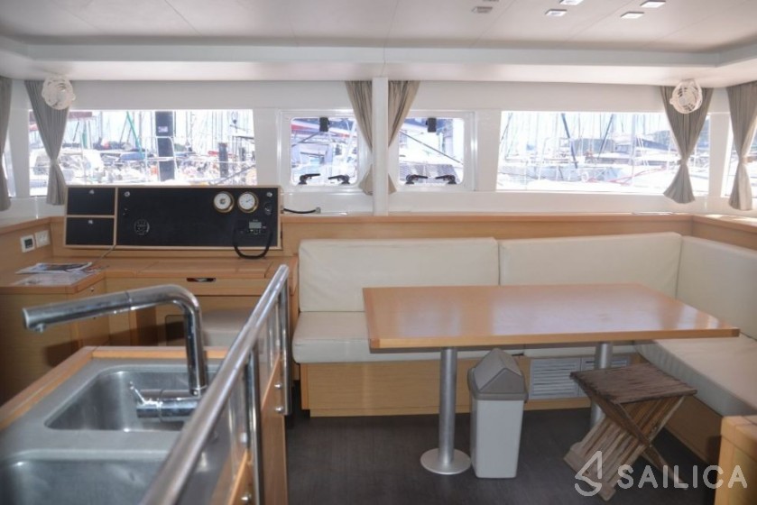 Lagoon 450 - Yacht Charter Sailica