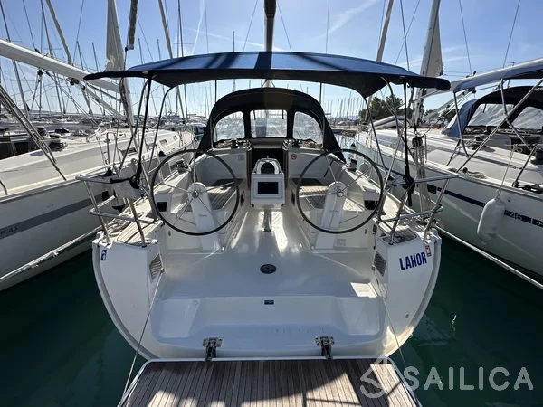 Bavaria 37 Cruiser - Yacht Charter Sailica