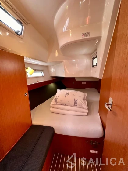 Bavaria 37 Cruiser - Yacht Charter Sailica