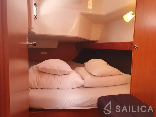 Bavaria 37 Cruiser - Yacht Charter Sailica