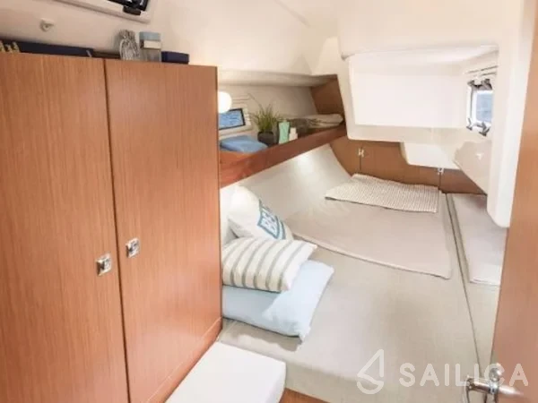 Bavaria 34 Cruiser - Yacht Charter Sailica