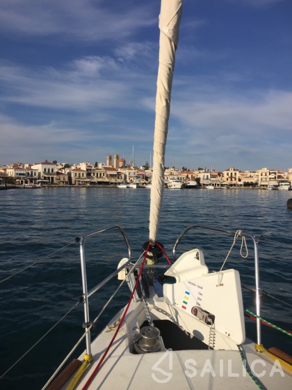 Oceanis 37 - Yacht Charter Sailica