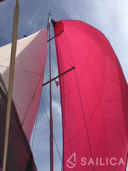 Oceanis 37 - Yacht Charter Sailica