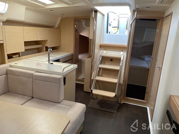 Hanse 458 - Yacht Charter Sailica