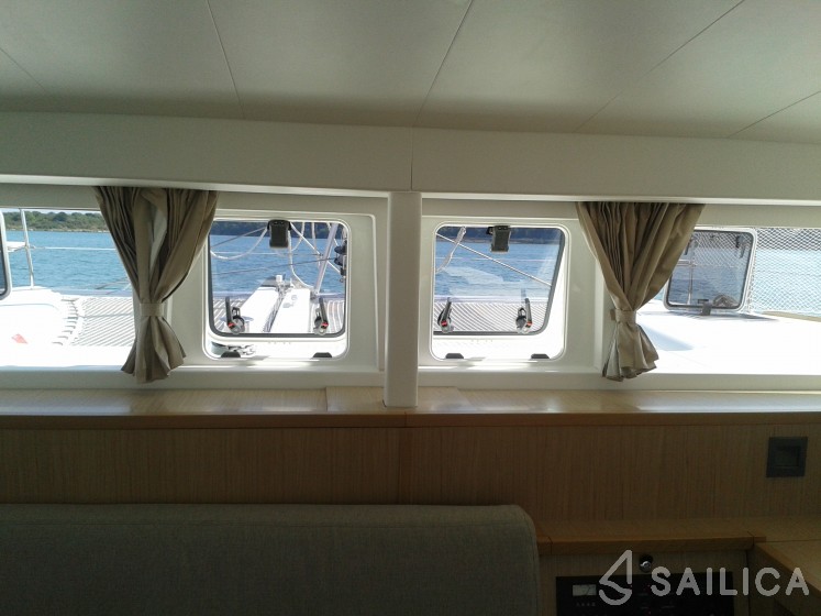 Lagoon 400 S2 - Yacht Charter Sailica