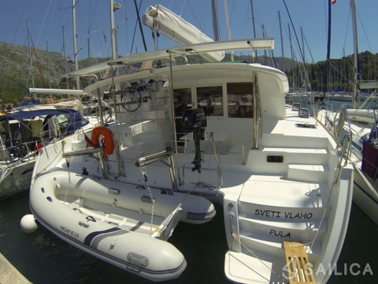 Lagoon 400 S2 - Yacht Charter Sailica