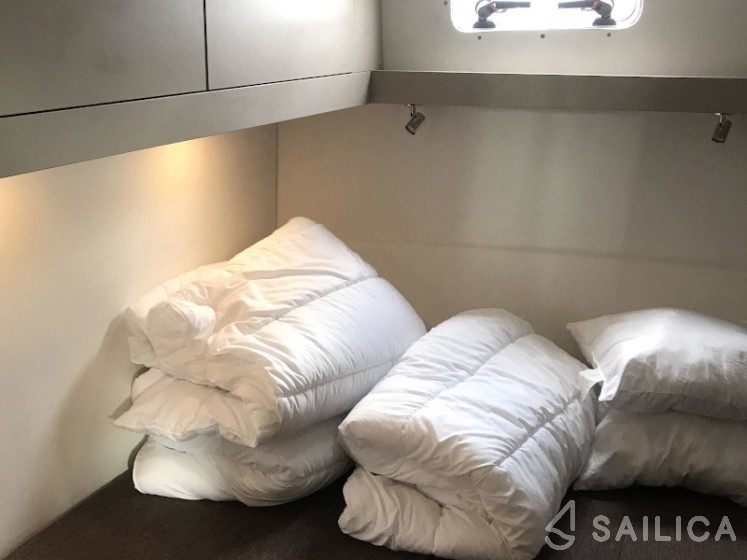 Naviga Nordica T 40 - Yacht Charter Sailica