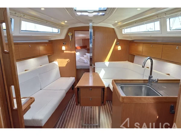 Bavaria 34 Cruiser - Yacht Charter Sailica