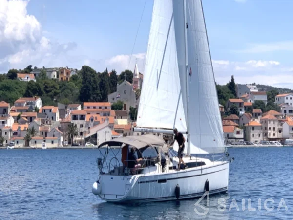 Bavaria 34 Cruiser - Yacht Charter Sailica