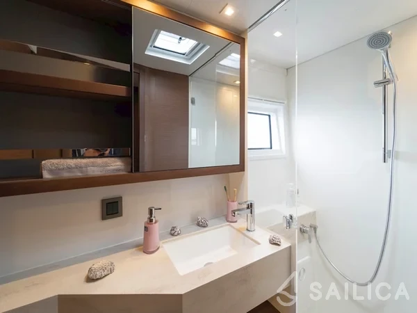 Lagoon 46  - Yacht Charter Sailica