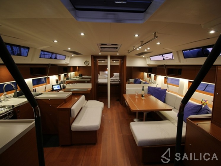 Oceanis 51.1 - Yacht Charter Sailica