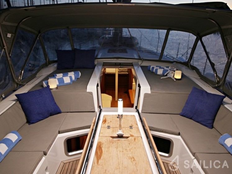 Oceanis 51.1 - Yacht Charter Sailica