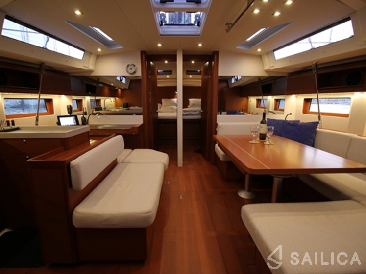 Oceanis 51.1 - Yacht Charter Sailica