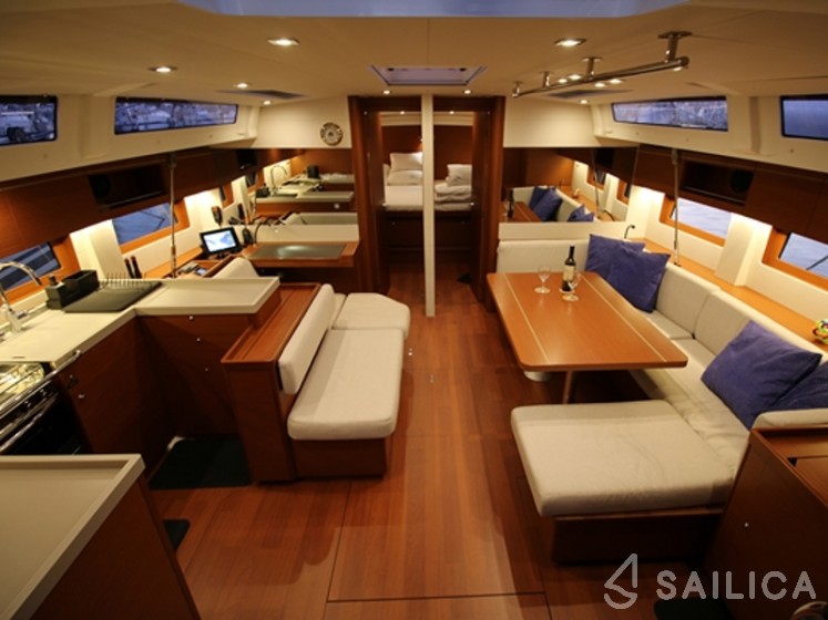 Oceanis 51.1 - Yacht Charter Sailica