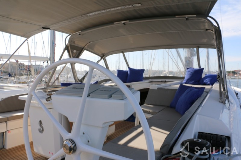 Oceanis 51.1 - Yacht Charter Sailica