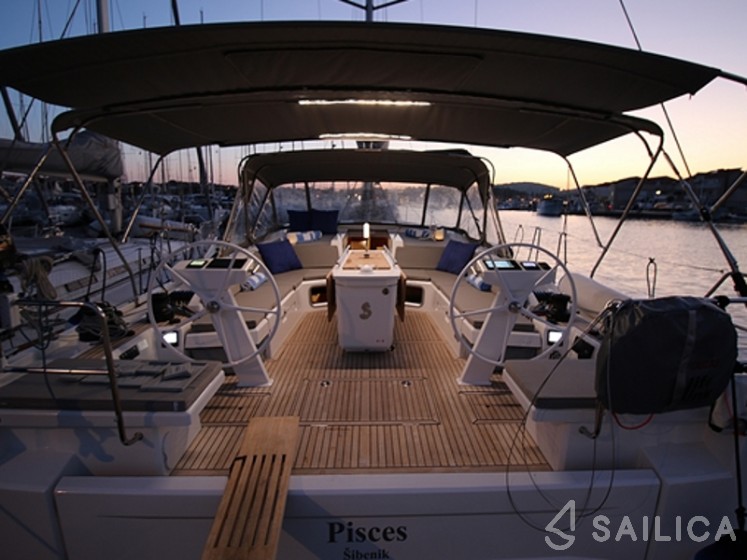 Oceanis 51.1 - Yacht Charter Sailica