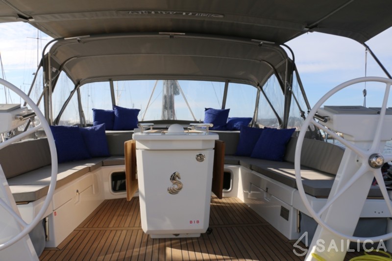 Oceanis 51.1 - Yacht Charter Sailica
