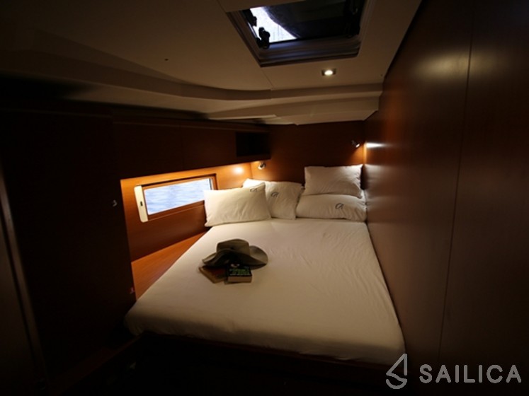 Oceanis 51.1 - Yacht Charter Sailica
