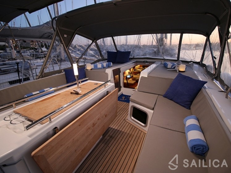Oceanis 51.1 - Yacht Charter Sailica