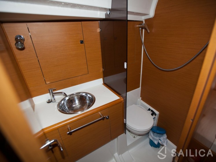 Sun Odyssey 439 - Yacht Charter Sailica