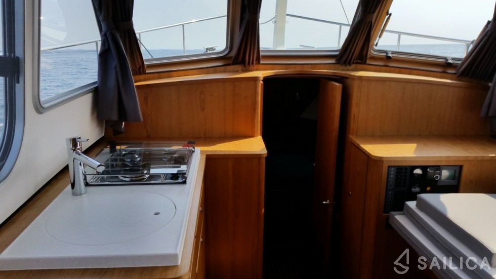 Linssen Grand Sturdy 30.9 AC - Yacht Charter Sailica