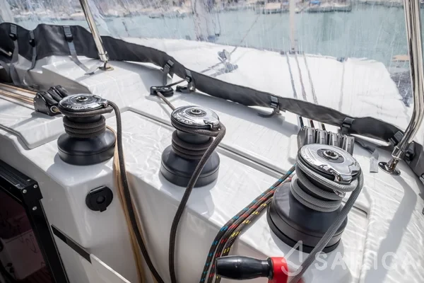 Astréa 42 - Yacht Charter Sailica