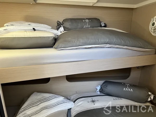 Oceanis 51.1 - Yacht Charter Sailica