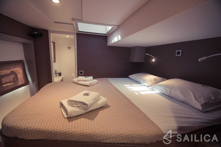 Bali 4.8  - Yacht Charter Sailica
