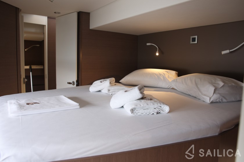 Bali 4.8  - Yacht Charter Sailica