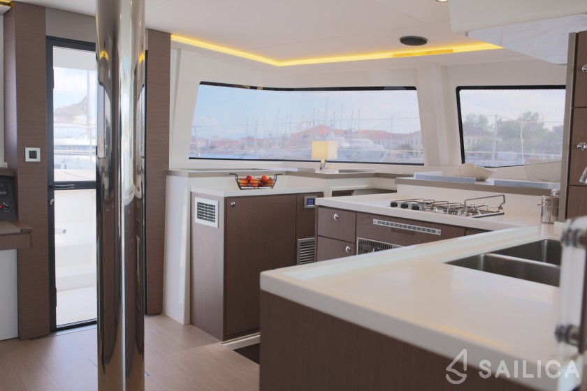 Bali 4.8  - Yacht Charter Sailica