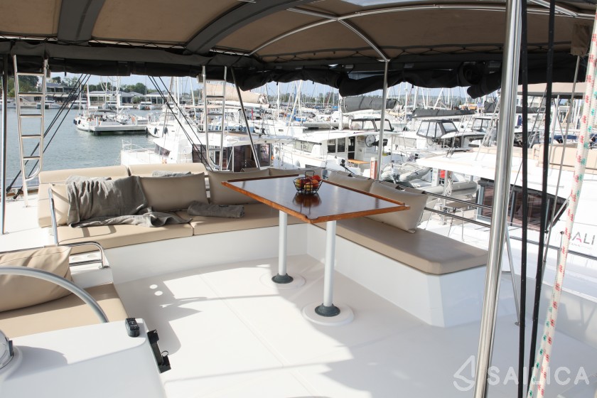 Bali 4.8  - Yacht Charter Sailica