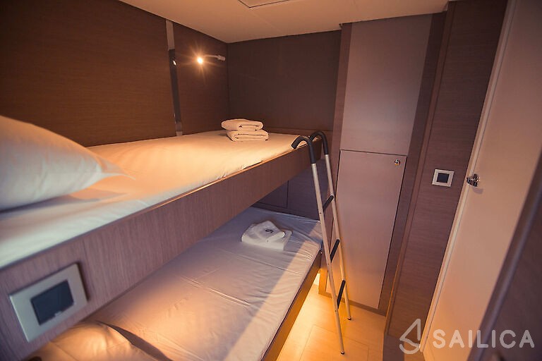 Bali 4.8  - Yacht Charter Sailica