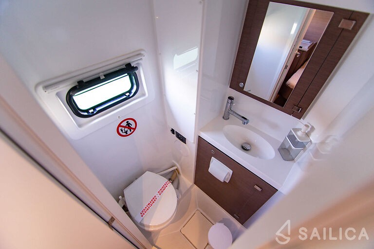 Bali 4.8  - Yacht Charter Sailica