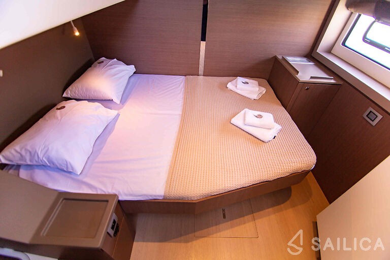 Bali 4.8  - Yacht Charter Sailica