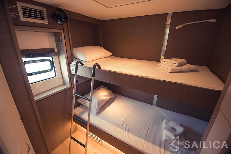 Bali 4.8  - Yacht Charter Sailica